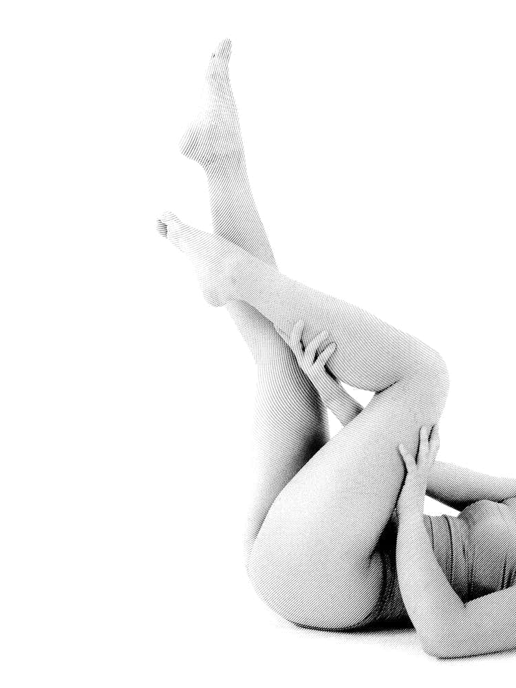 Jambes de Femme en Pose de Yoga Noir et Blanc Minimaliste Féminin Bohème Abstrait Positivité Corporelle