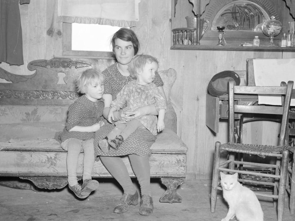 Mrs Oscar Gaither And Two Of Her Five Children In Their Farmhouse Near Mcleansboro, Illinois Gaither Is A Ten