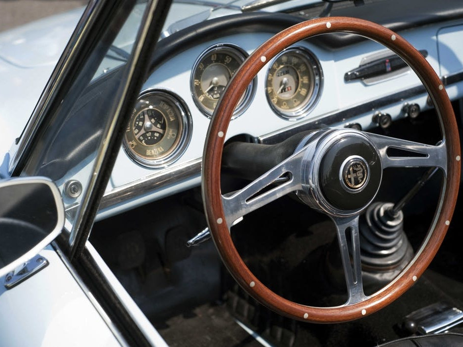 Alfa Romeo Giulia Spider Silver