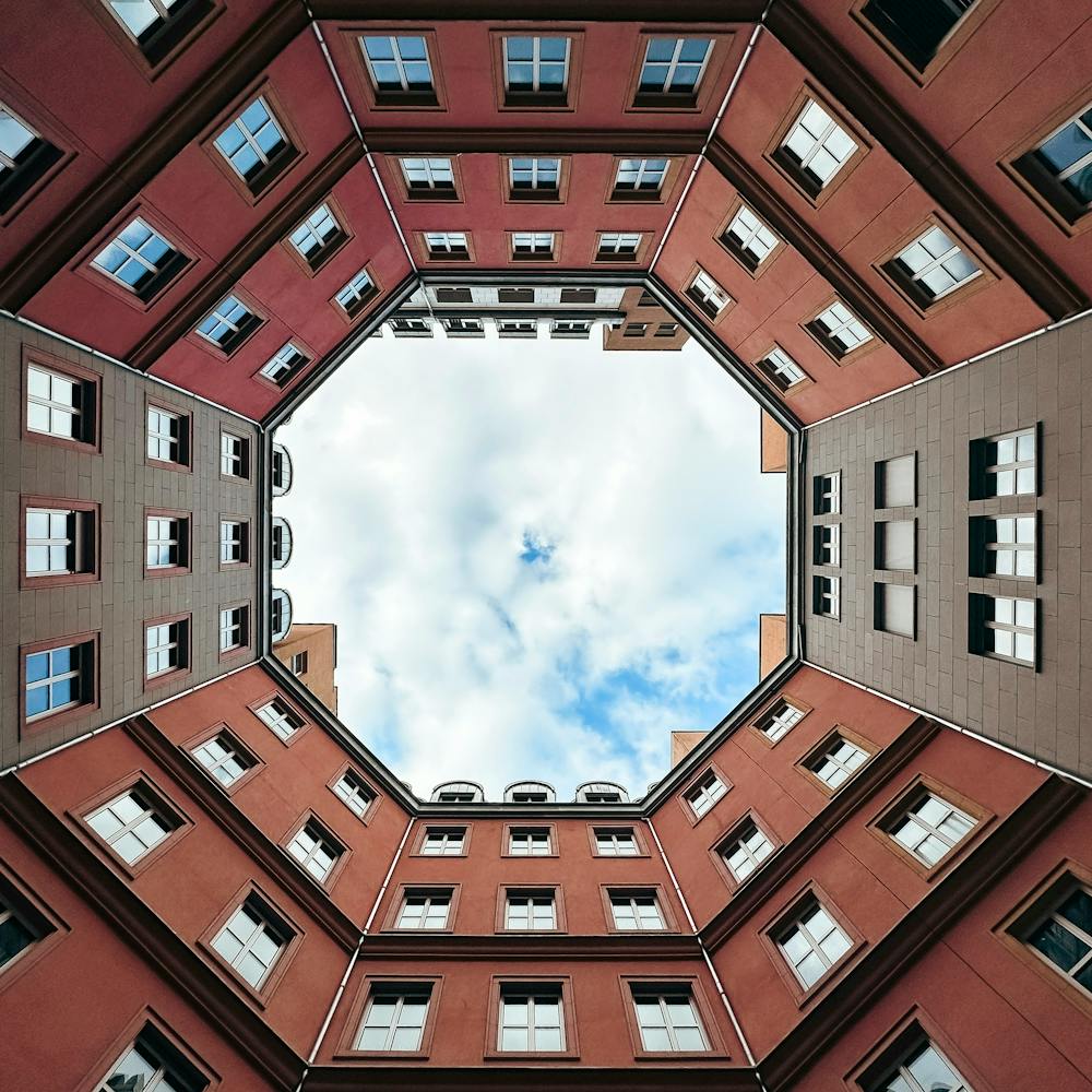 Palazzo Ottagonale And Berlin Sky 1x1