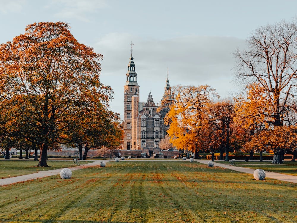 Kopenhagen Castle In Autumn 04