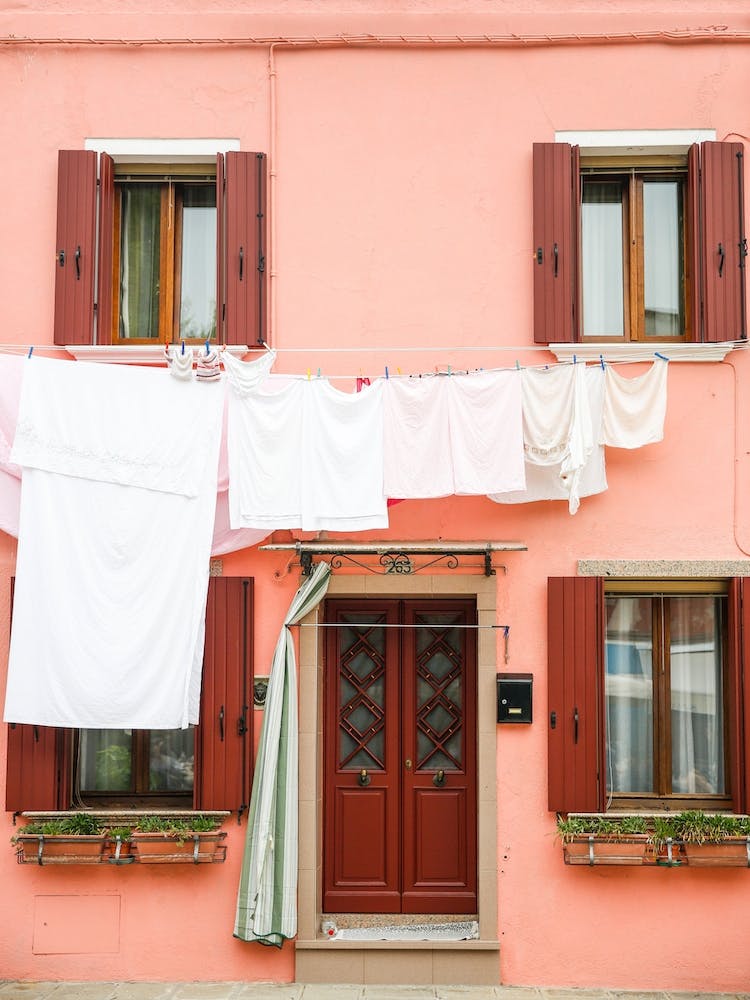 Burano Washing