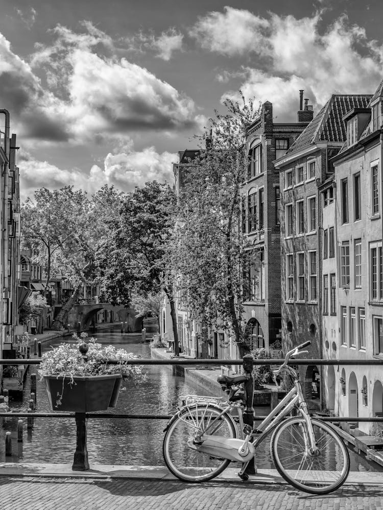 Charming Oudegracht Utrecht