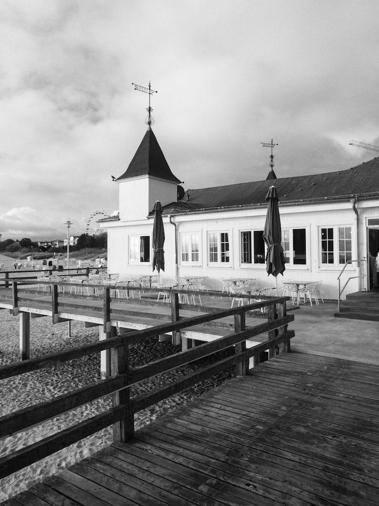 Pier