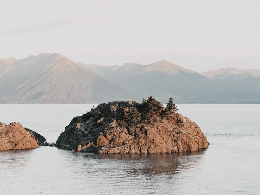 Lake Island