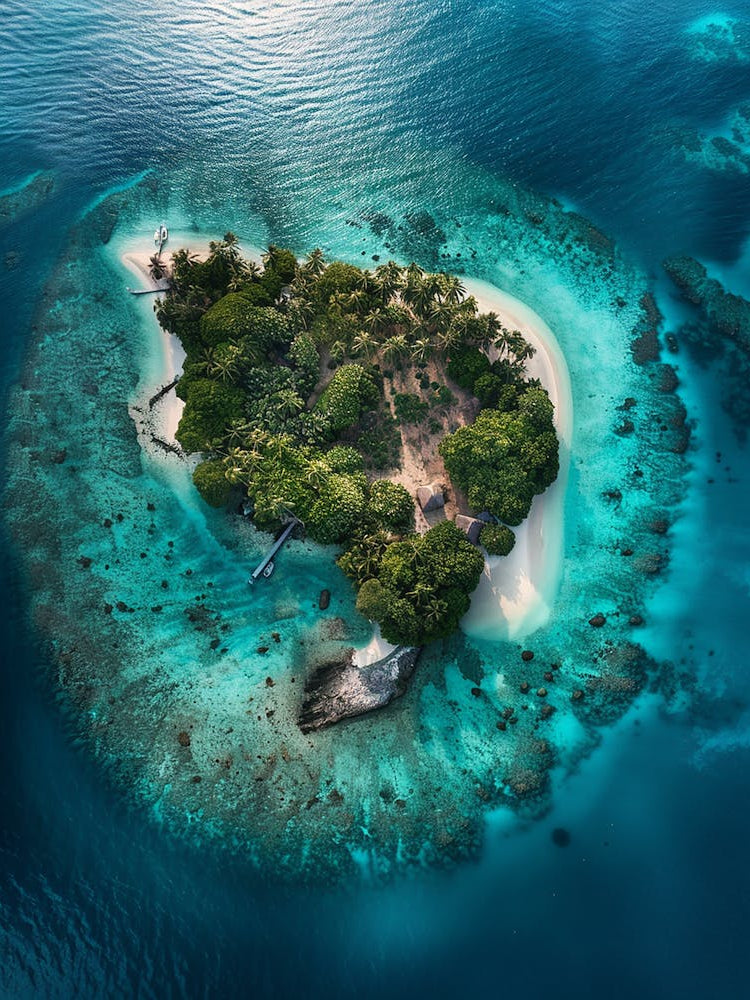 Island In The Middle Of The Ocean 2