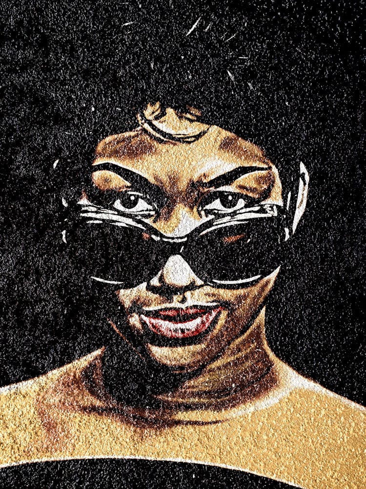 Aretha Franklin Wearing Sunglasses 1