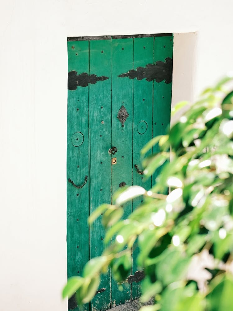 Emerald green door in Eivissa // Ibiza Travel Photography