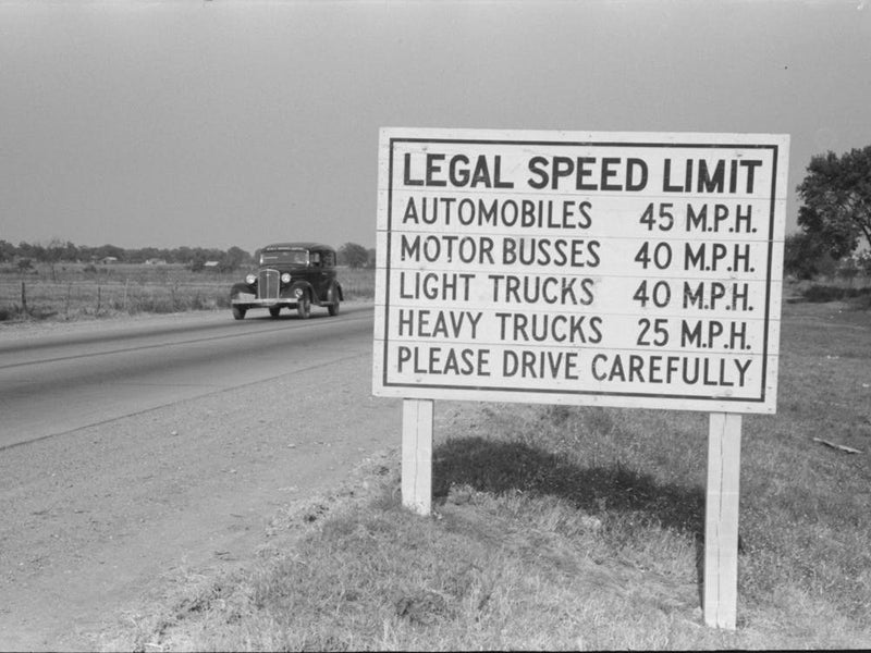 Autobahnschild, Waco, Texas von Russell Lee