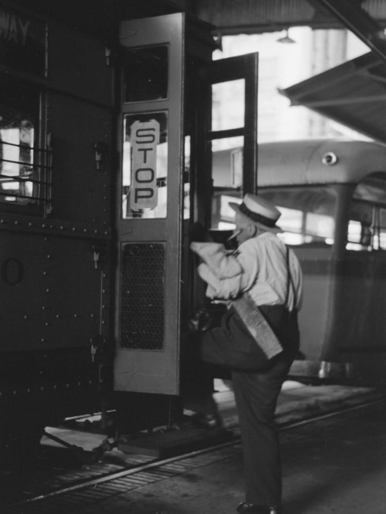 Untitled Photo, Possibly Related To People Getting Off And People Waiting To Get On Streetcar, Terminal, Oklahoma