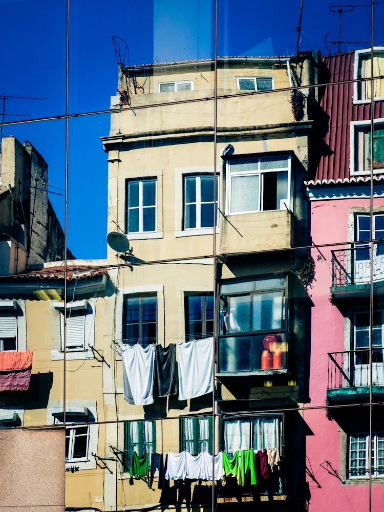 Reflected Lisbon