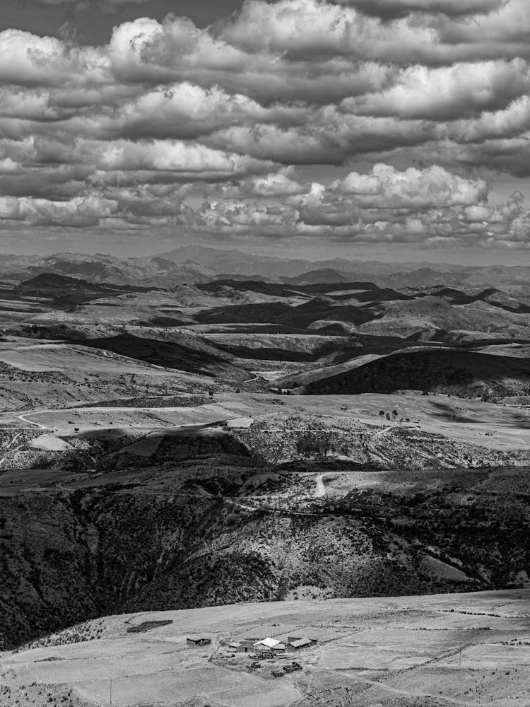 Berge und Wolken