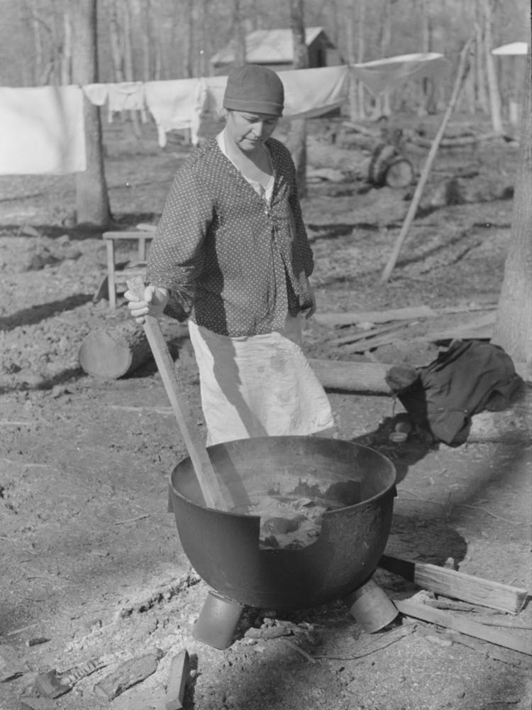 Housewife Boiling Clothes, Chicot Farms, Arkansas By Russell Lee