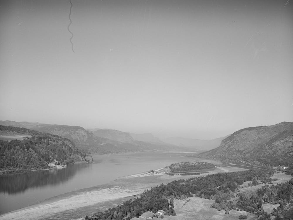 Columbia River, Multnomah County, Oregon By Russell Lee