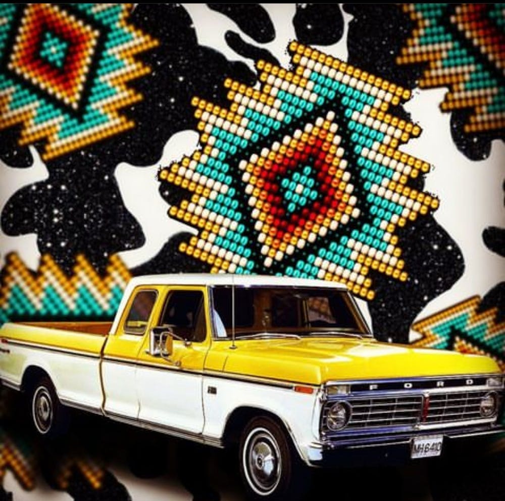 Gelber Ford Pickup