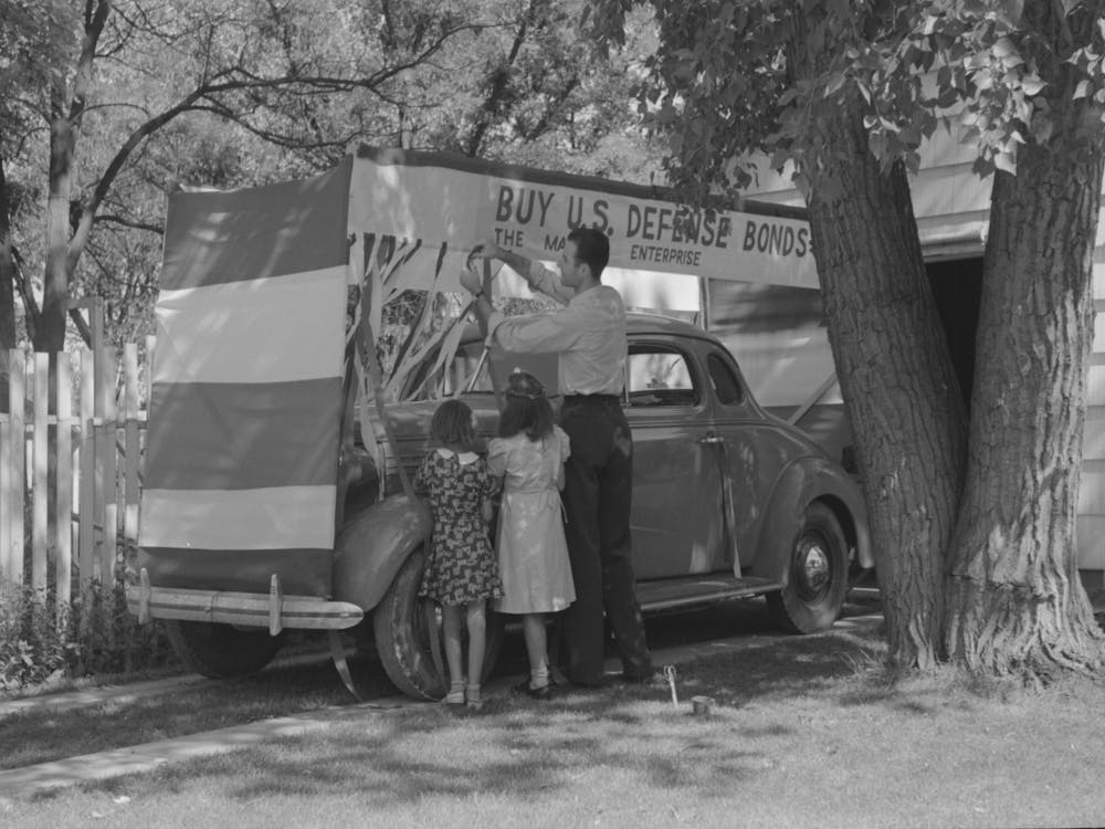 Untitled Photo, Possibly Related To Decorating A Car For The Fourth Of July Parade, Vale, Oregon By Russell Lee