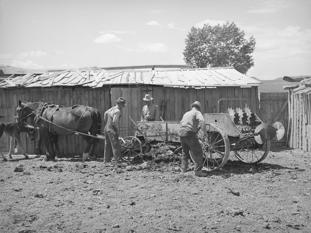 Mitglieder der Fsa (Farm Security Administration) Genossenschaftlicher Miststreuer, Box Elder County, Utah By