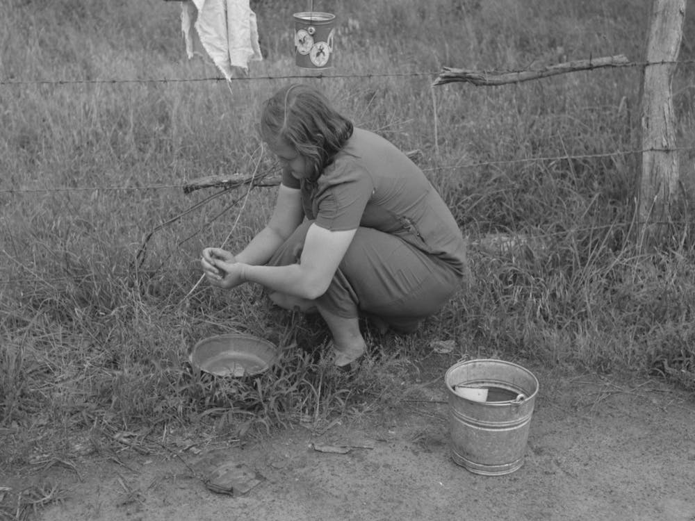 Untitled Photo, Possibly Related To Women Of A Migrant Family Peeling Potatoes Near Henrietta I E, Henryett