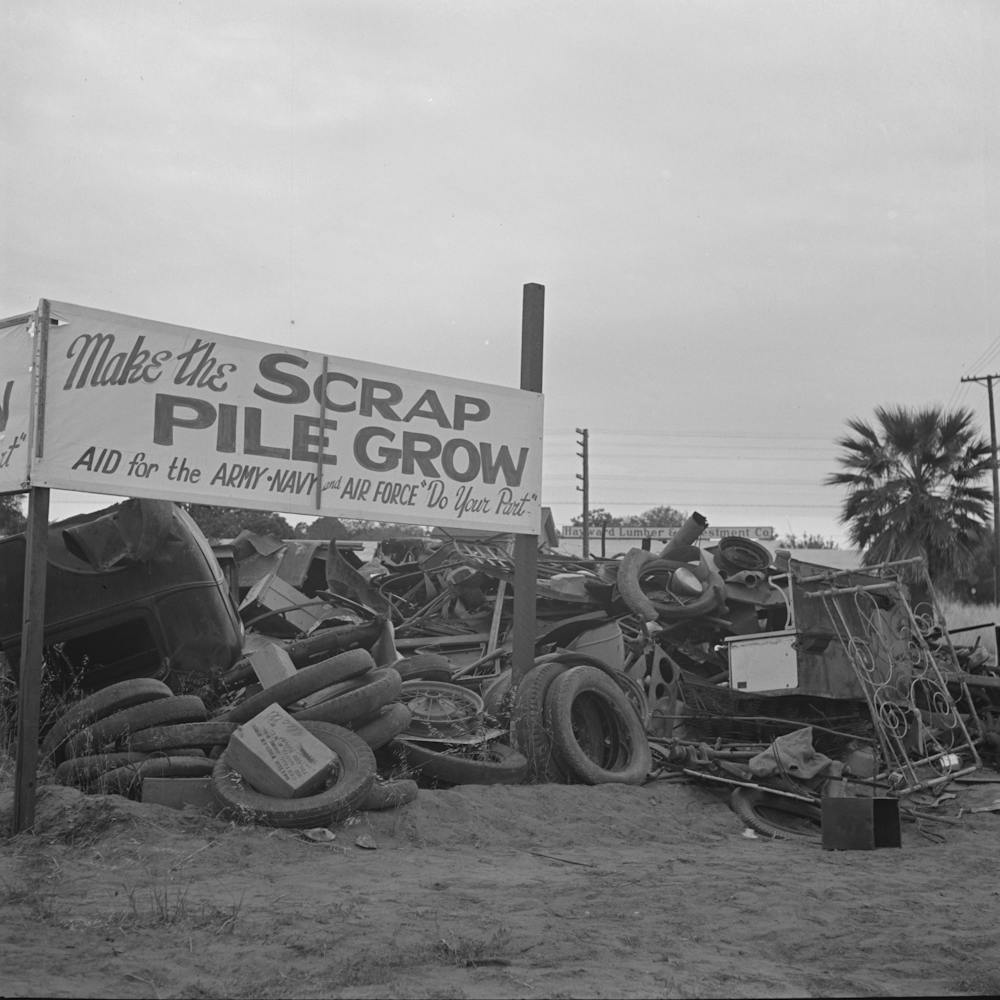 Schrotthaufen, Tulare, Kalifornien von Russell Lee