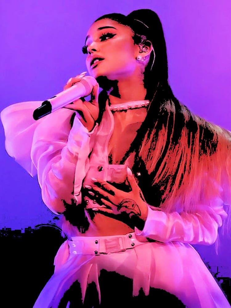 Ariana Grande 15