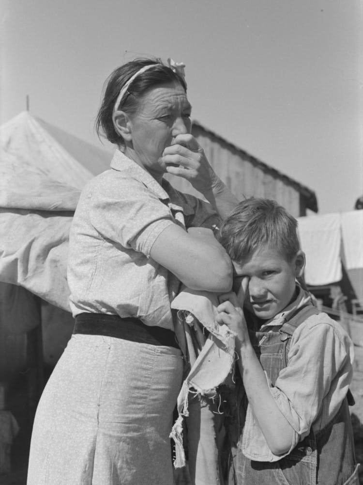 White Migrant Mother With Son, Weslaco, Texas By Russell Lee
