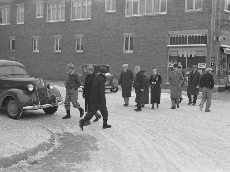 Untitled Photo, Possibly Related To Farmers In Town, Estherville, Iowa By Russell Lee
