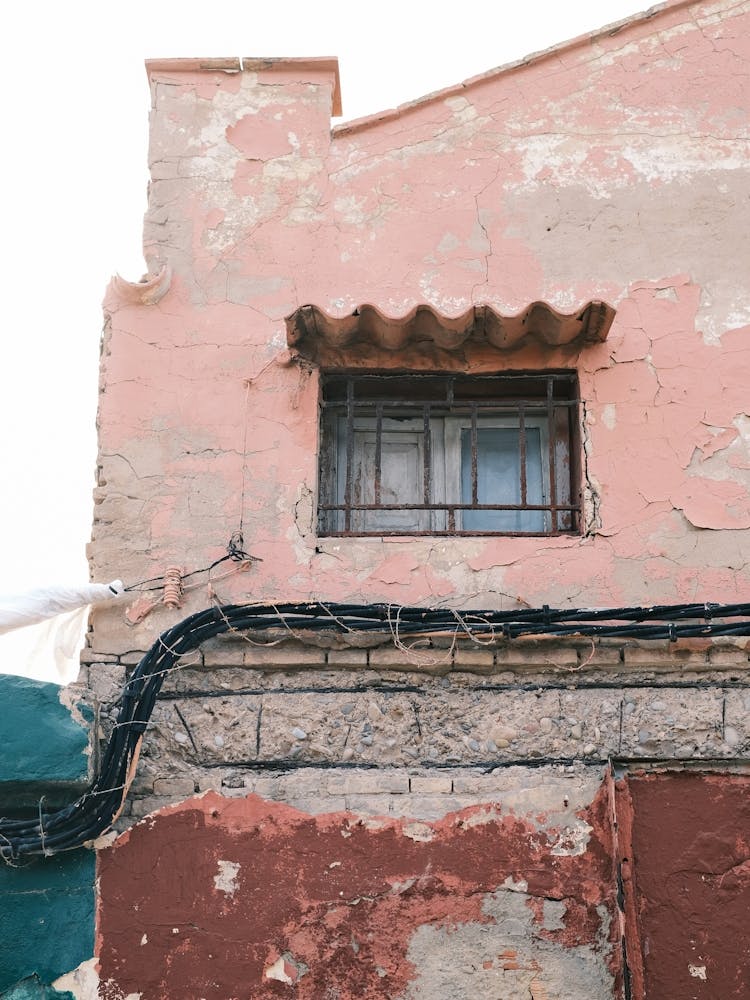 Pink Building in Valencia // Valencia, Spain, Travel Photography