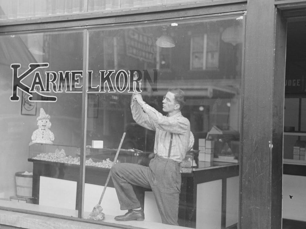 Sign Painter, Sioux City, Iowa By Russell Lee