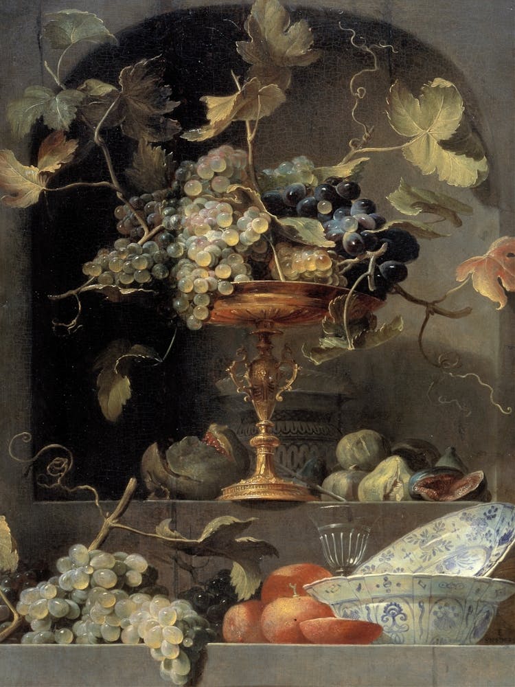 Tisch mit Obst und Blumen