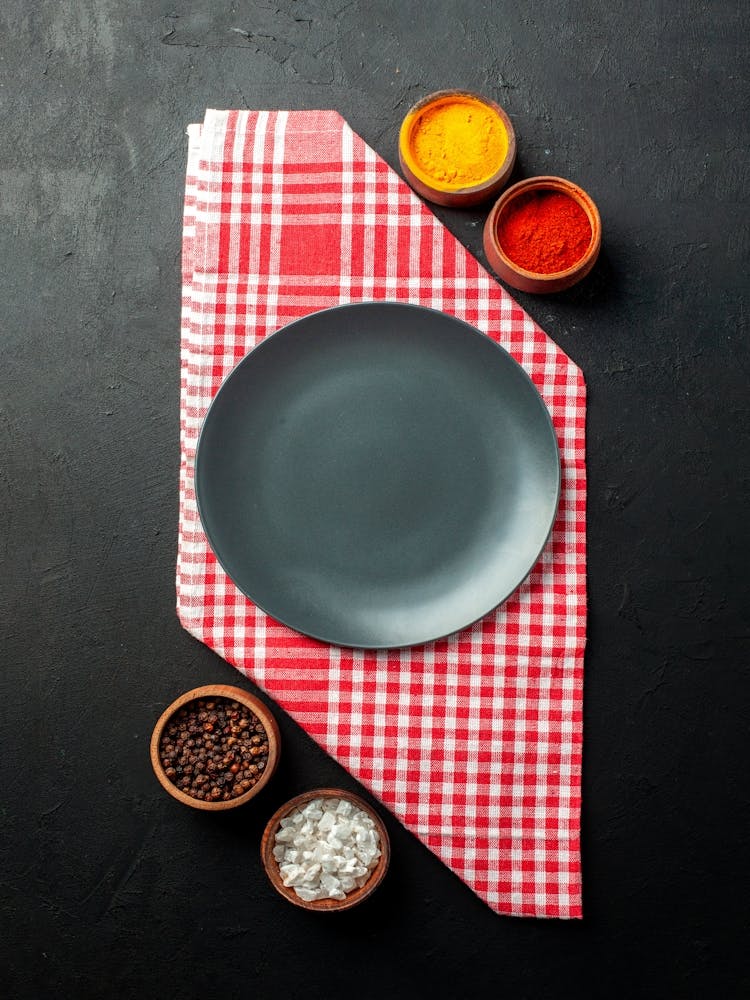 Schwarze runde Platte — Essen Küchenposter/Kreidetafel, Fotokunst