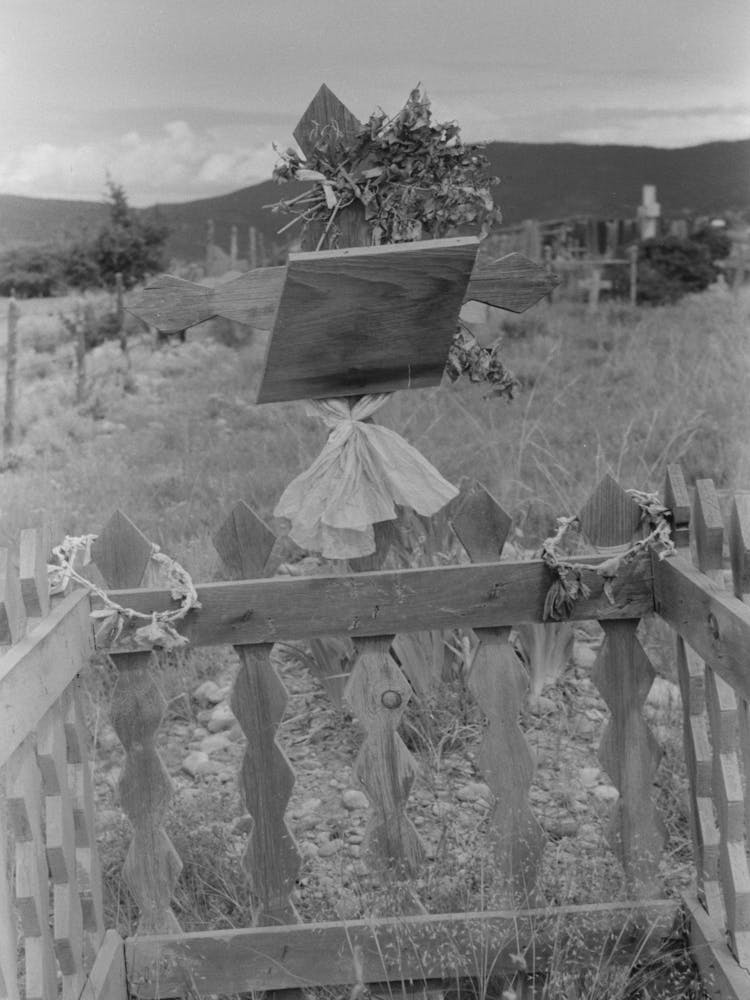 Décoration De Tombe Dans Spanish American Cemetery, Penasco, New Mexico Par Russell Lee