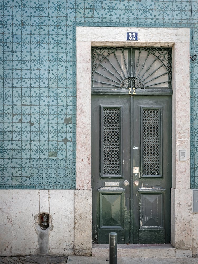 Alfama Hausnummer 22
