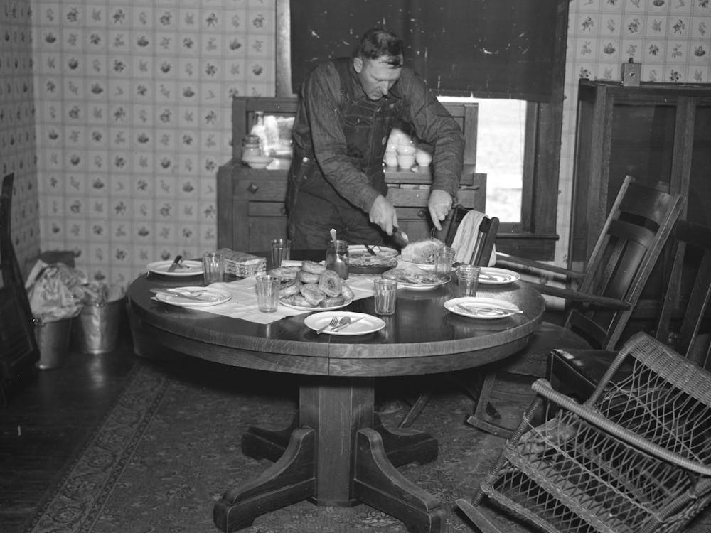 Everett Shoemaker Is Serving Lunch To The Neighbors Who Helped Him During Moving Operations, Shadeland, Indian