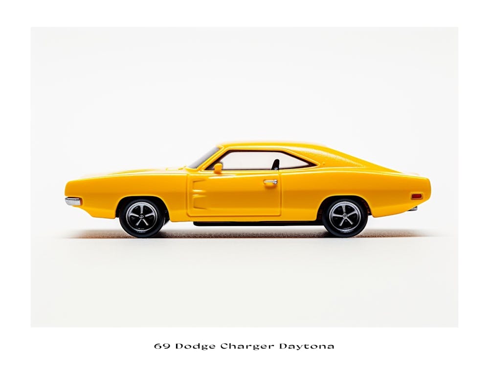 Spielzeugauto 69 Dodge Charger Daytona Gelbes Poster
