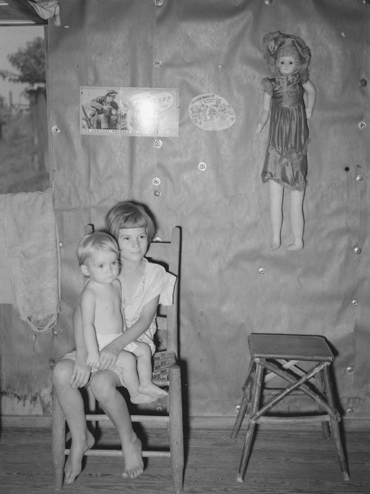 Enfants Dans Leur Cabane, Tin Town, Caruthersville, Missouri Par Russell Lee