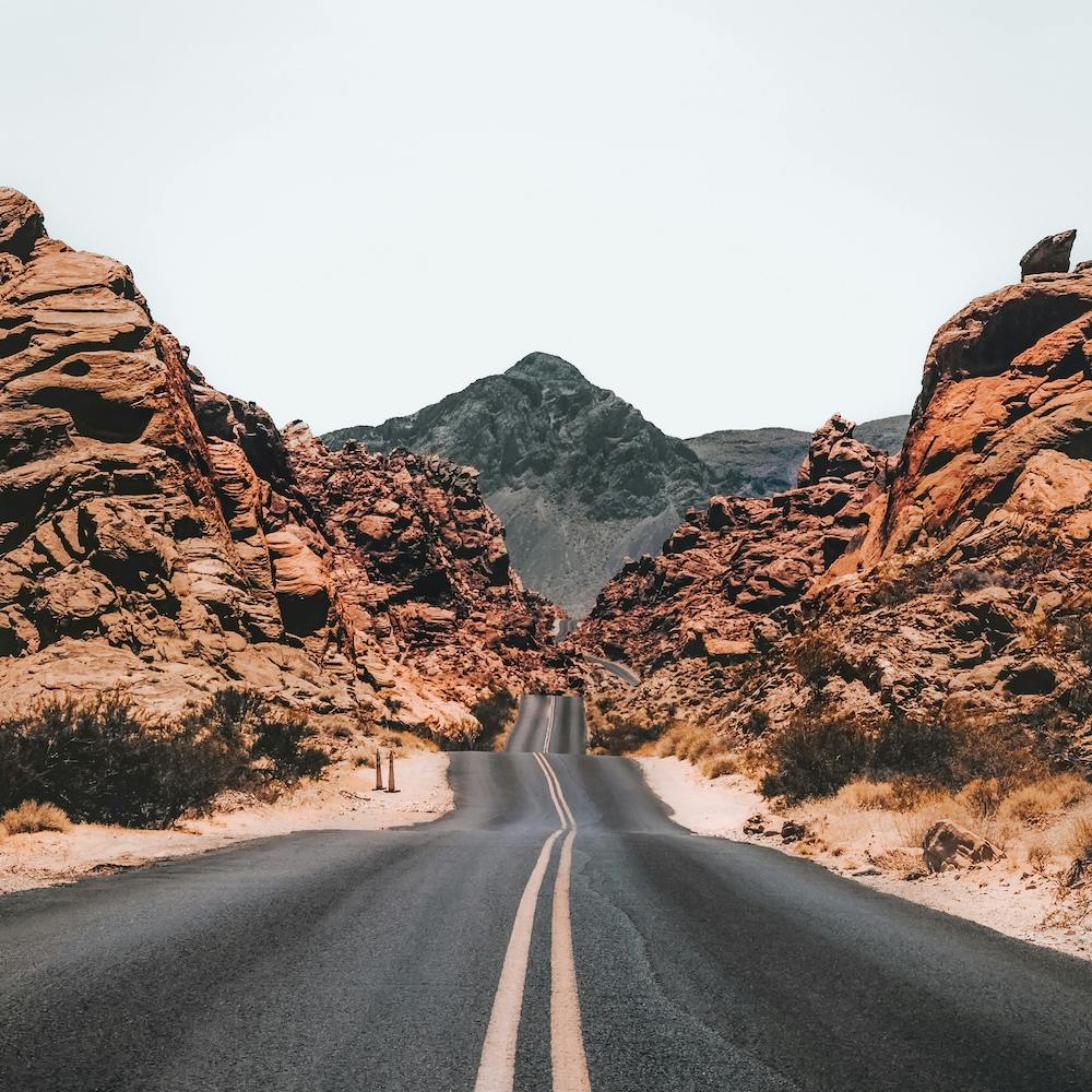 Route dans le désert