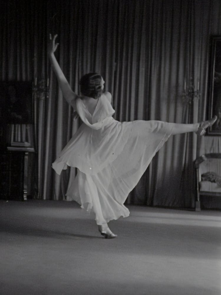 1939, Wiesenthal "Viennese Waltz"