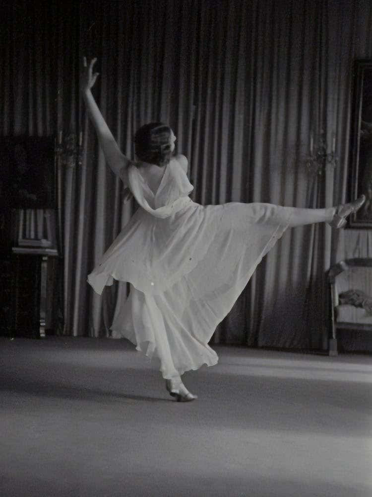 1939, Wiesenthal "Viennese Waltz"