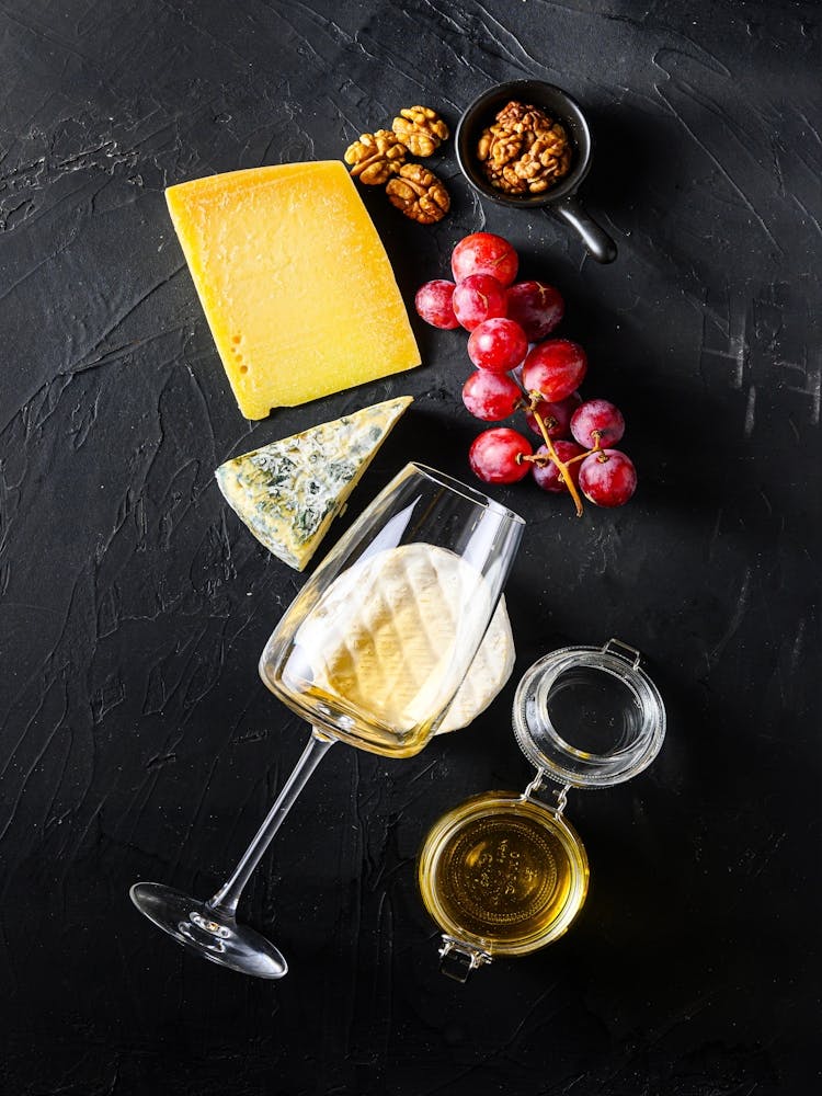 White wine and cheese — Food kitchen poster/blackboard, photo art