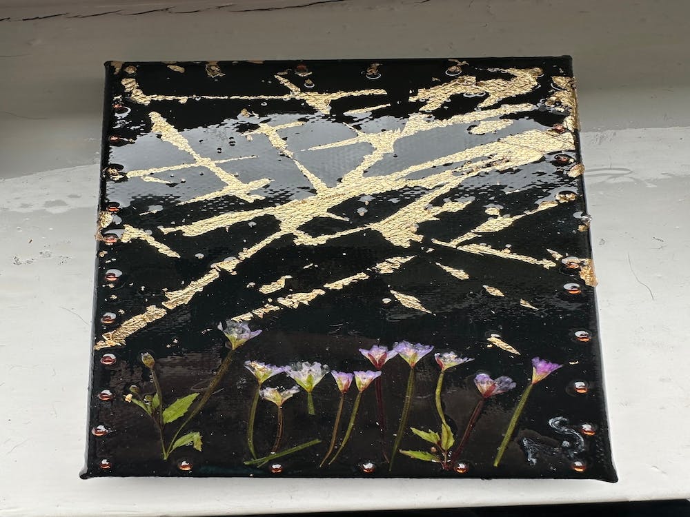 Black and gold leaf rectangle