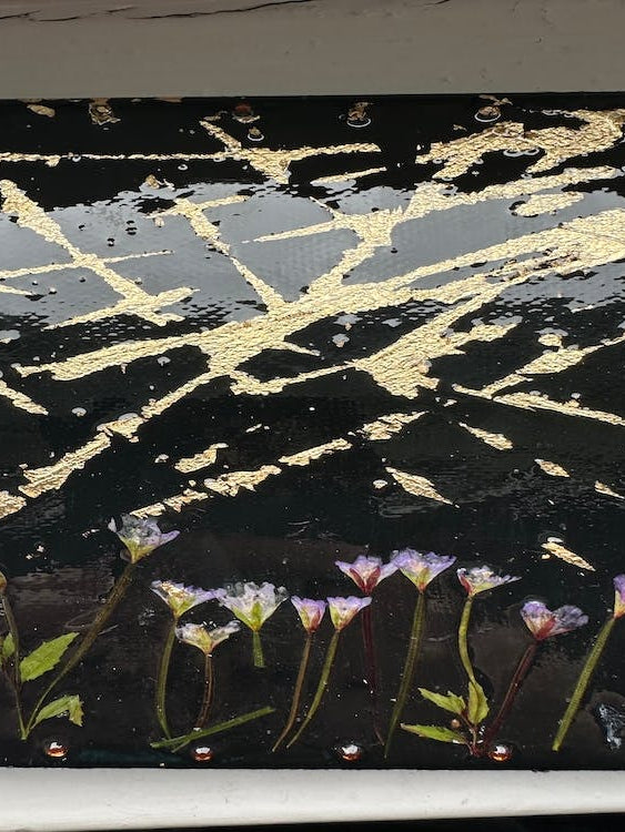 Black and gold leaf rectangle