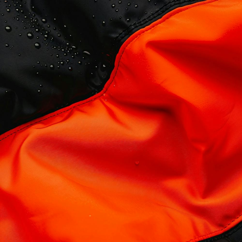 Schwarze Und Orange Jacke