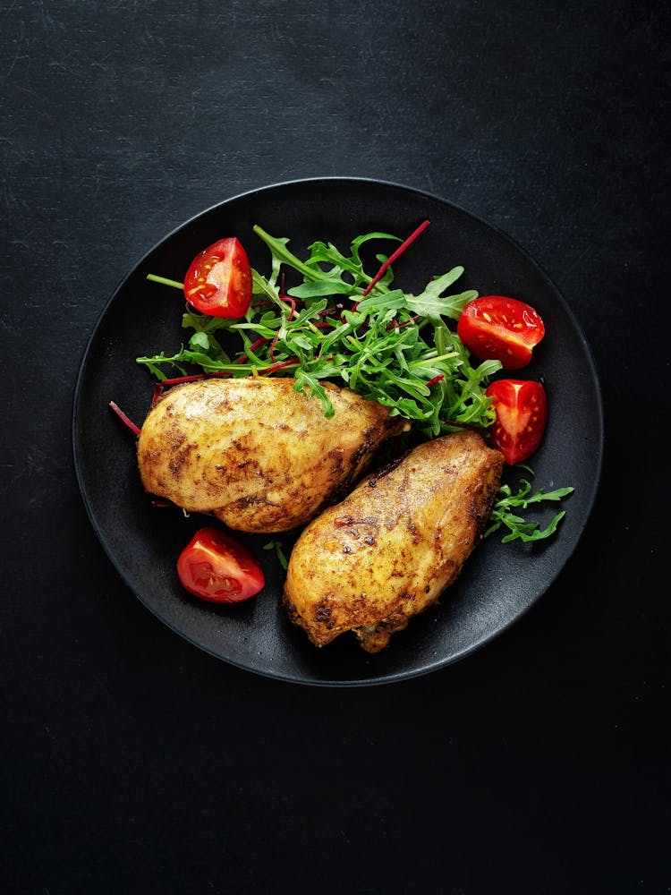 Poitrine de poulet grillée aux légumes — Affiche/Ardoise de cuisine, art photo