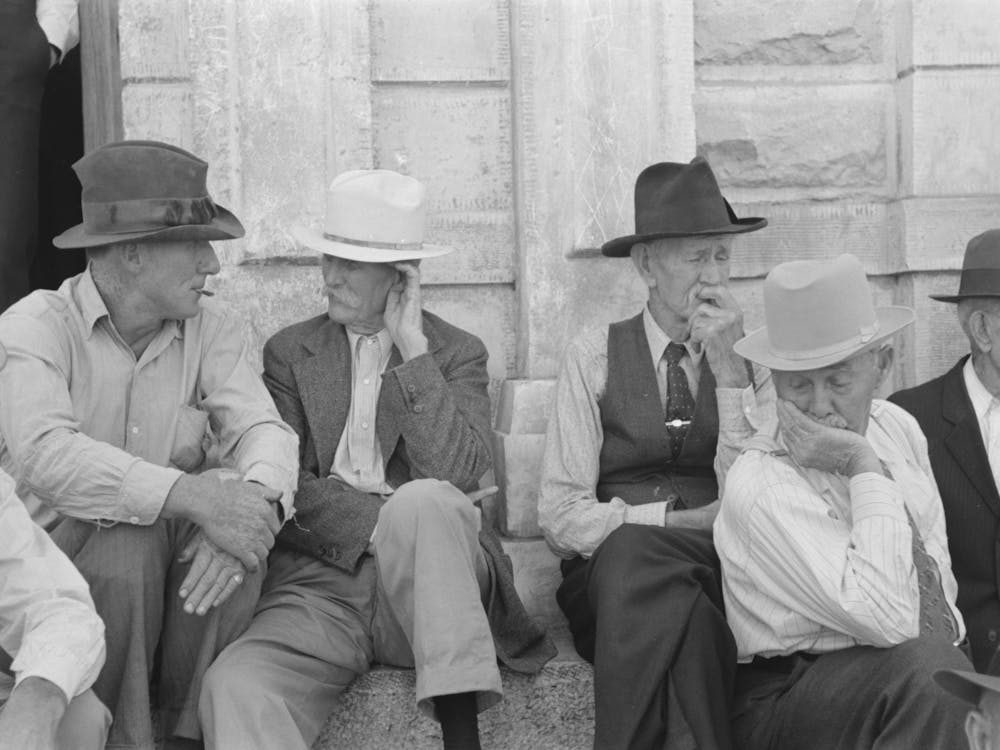Farmers On Steps Of Courthouse, Weatherford, Texas von Russell Lee