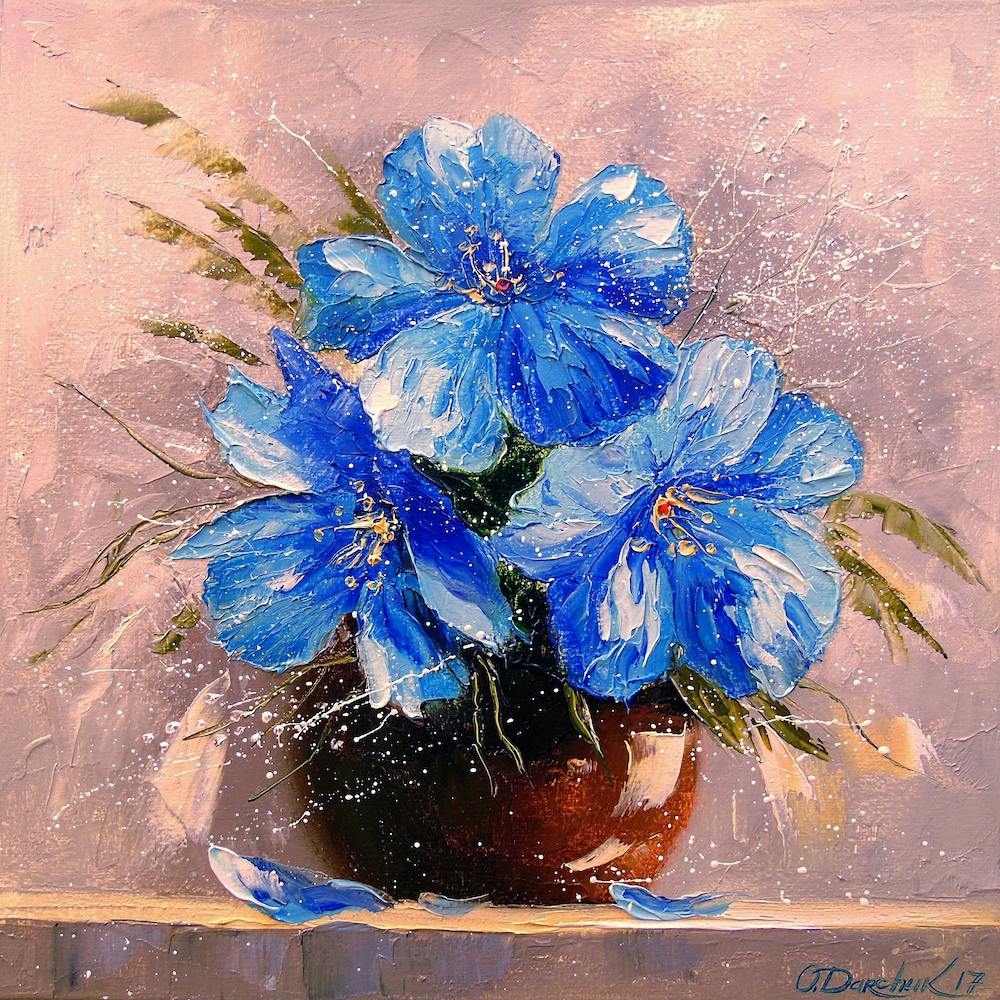 Blaue Blumen in einer Vase
