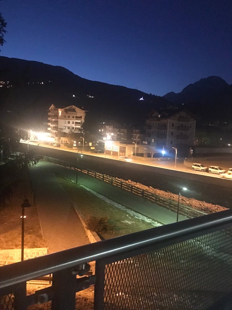 Aa70bb0a E0f6 4944 8238 53587ea341d9