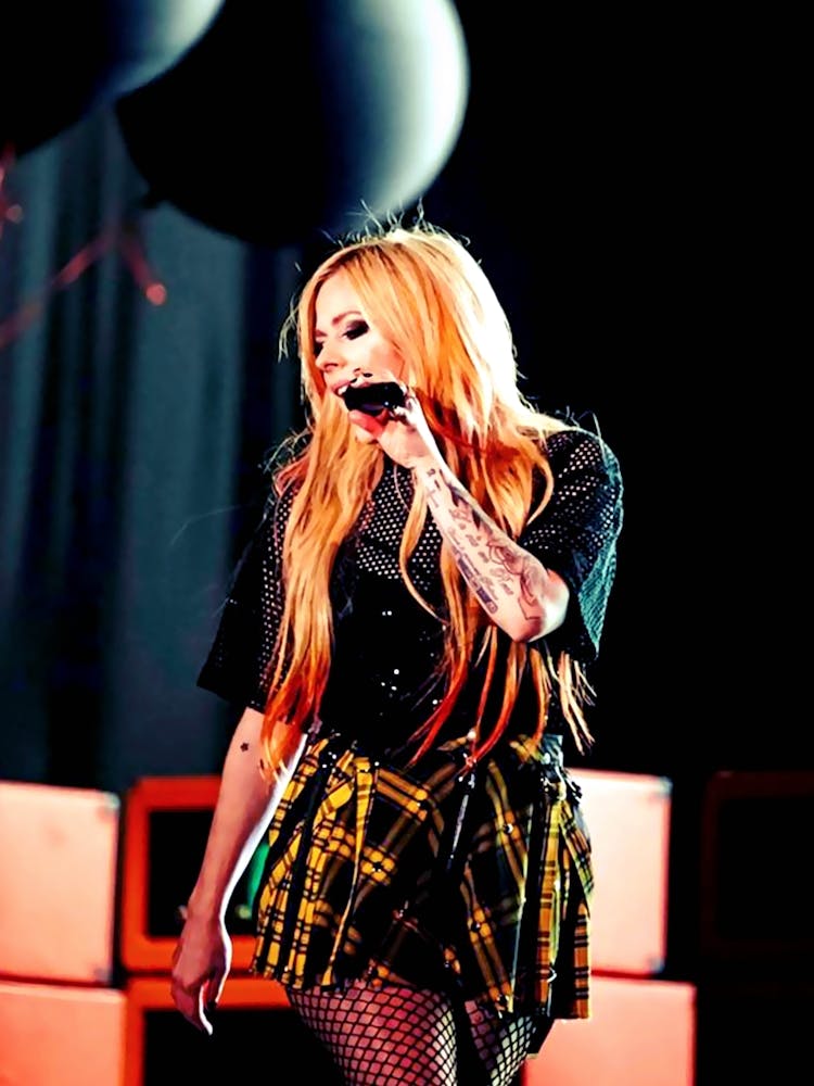 Avril Lavigne 9
