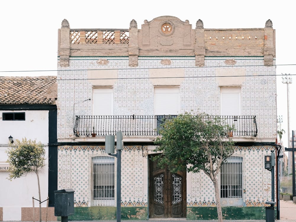 Old Spanish Building // Valencia Travel Photography