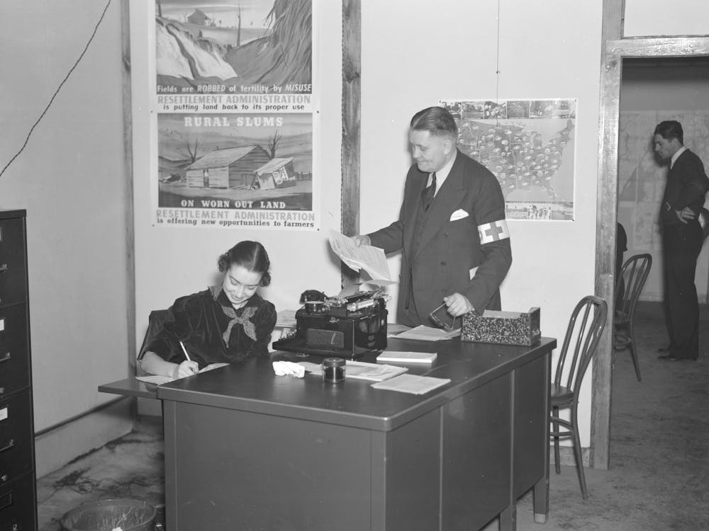 During The 1937 Flood, Most Of The Resettlement Administration Office Was Turned Over To The Red Cross, Who Made