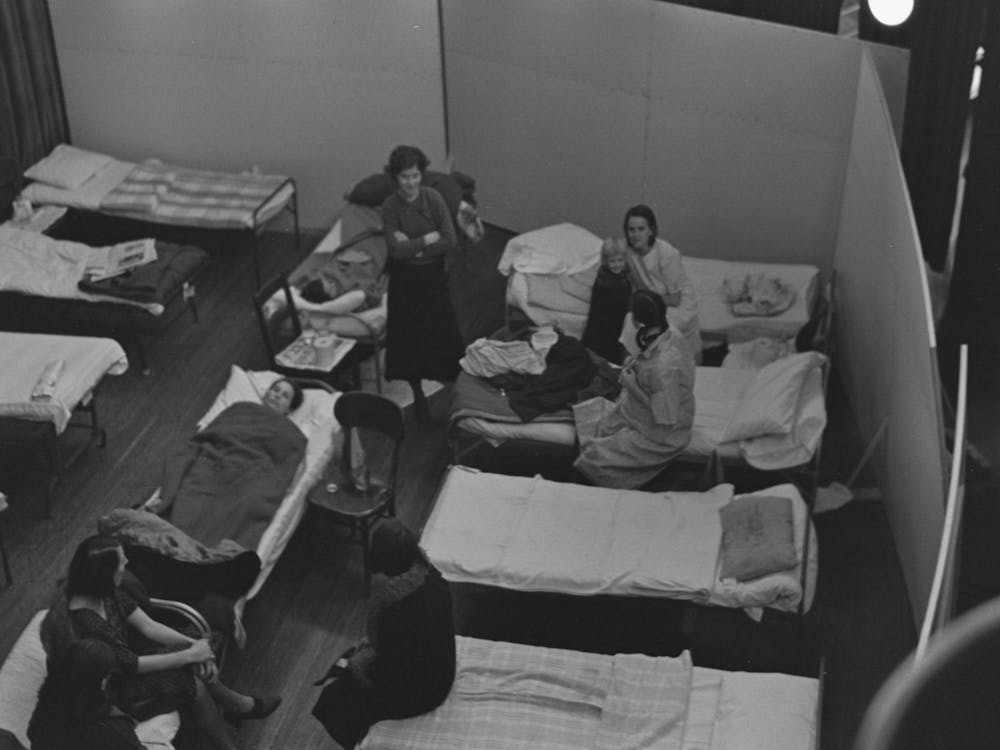 Untitled Photo, Possibly Related To Visiting Day In An Improvised Hospital For Flood Refugees At Sikeston, Missouri 1